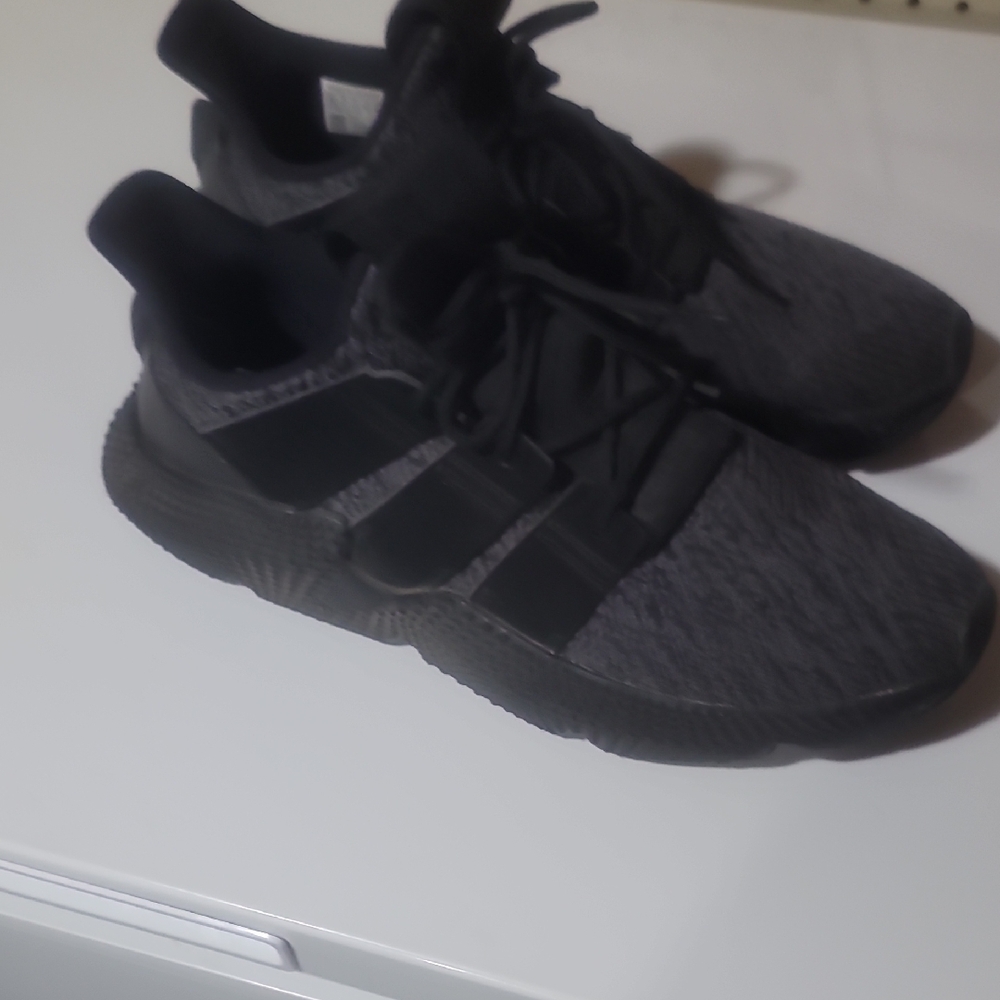 Black and Gray Athletic Sneakers Adidas Prophere Size 11 No Box